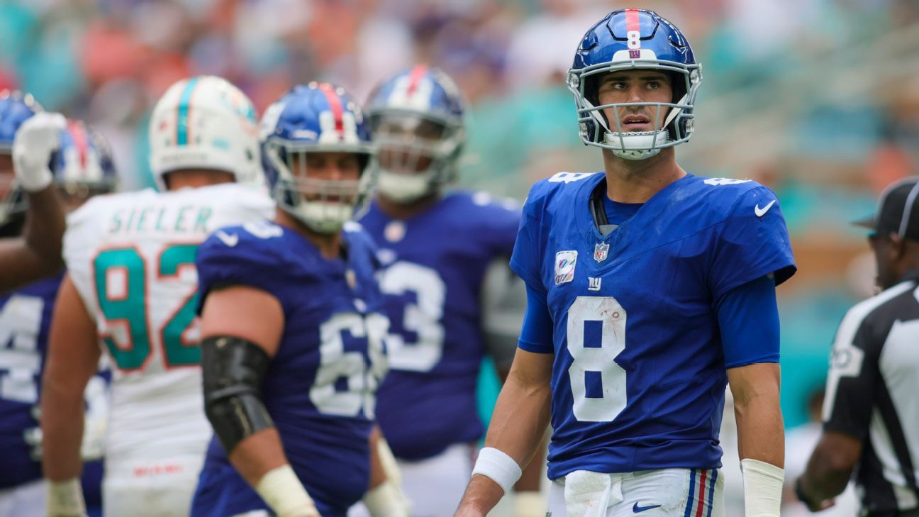 Giants working out QBs after Daniel Jones, Tyrod Taylor suffer injuries