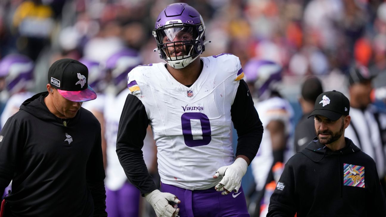 Vikings pass rusher Marcus Davenport on IR with ankle sprain - ESPN