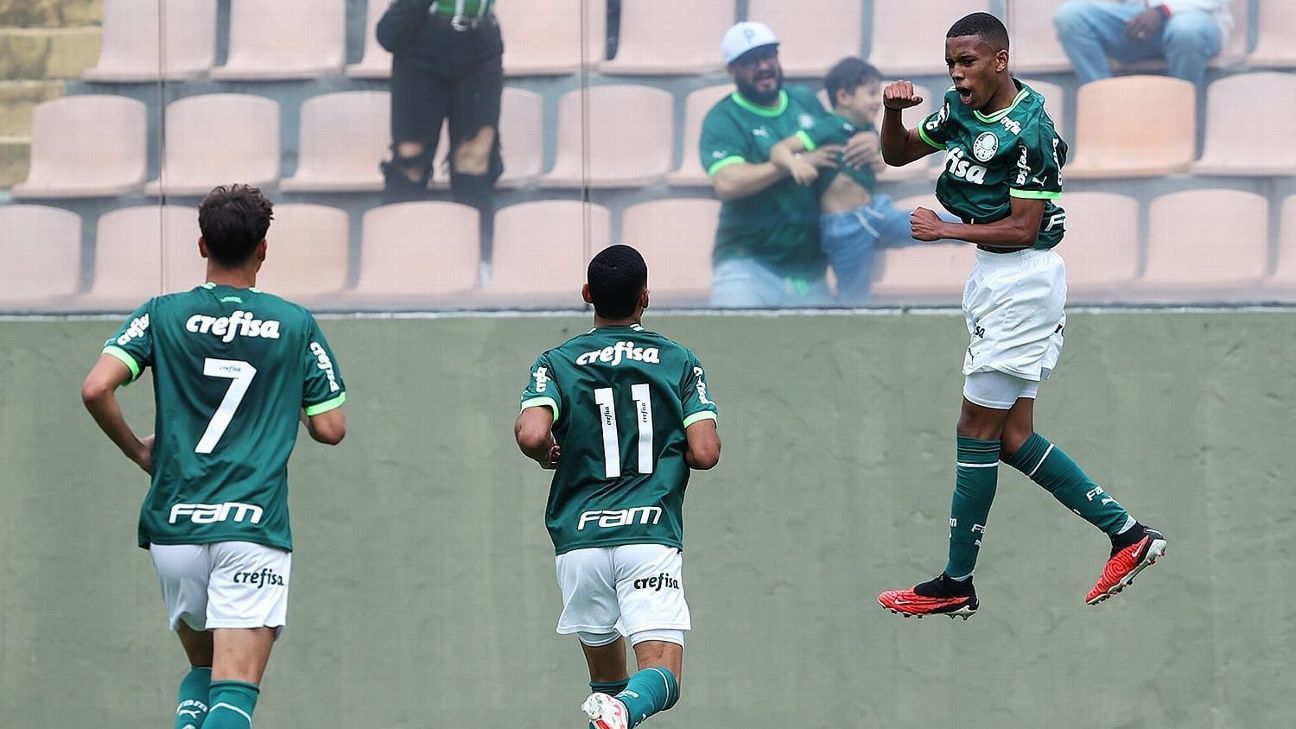 Palmeiras destrói vantagem do São Paulo, faz 4 a 0 e leva o