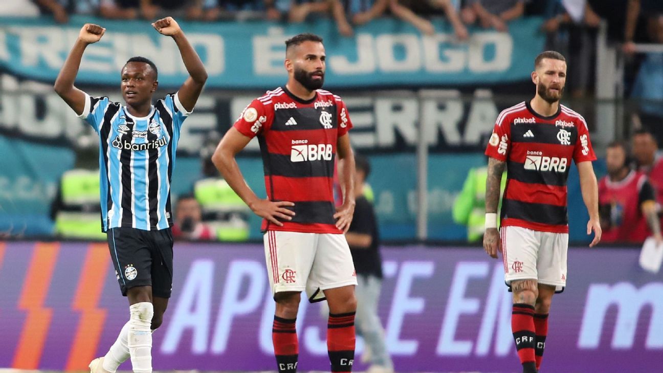 Jogador do Botafogo ironiza Flamengo em derrota: Parece que acabou a luz na Arena do Grêmio