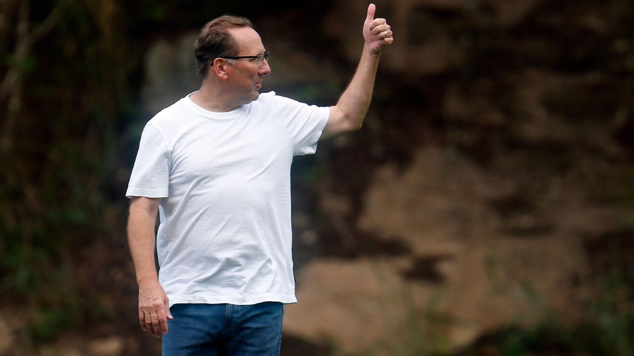 Leila Pereira chama Textor de 