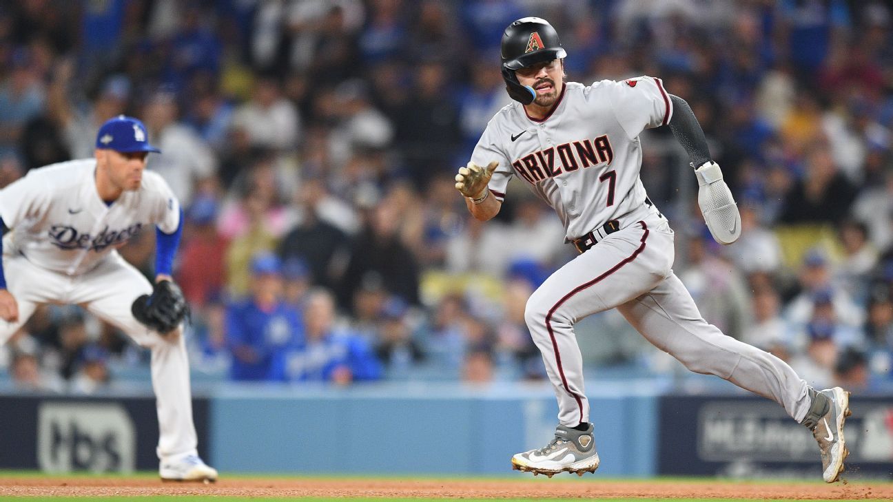 D-backs activate OF Carroll from injured list