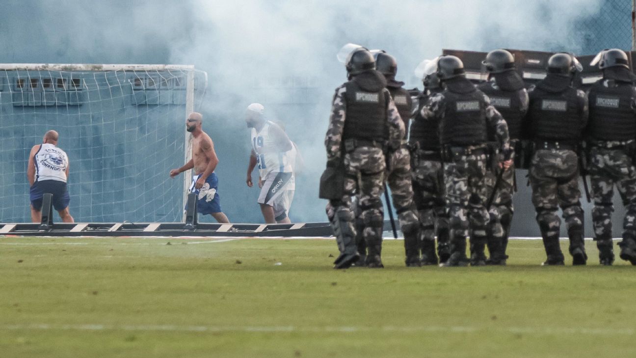 STJD punirá Cruzeiro e Coritiba preventivamente com jogos sem