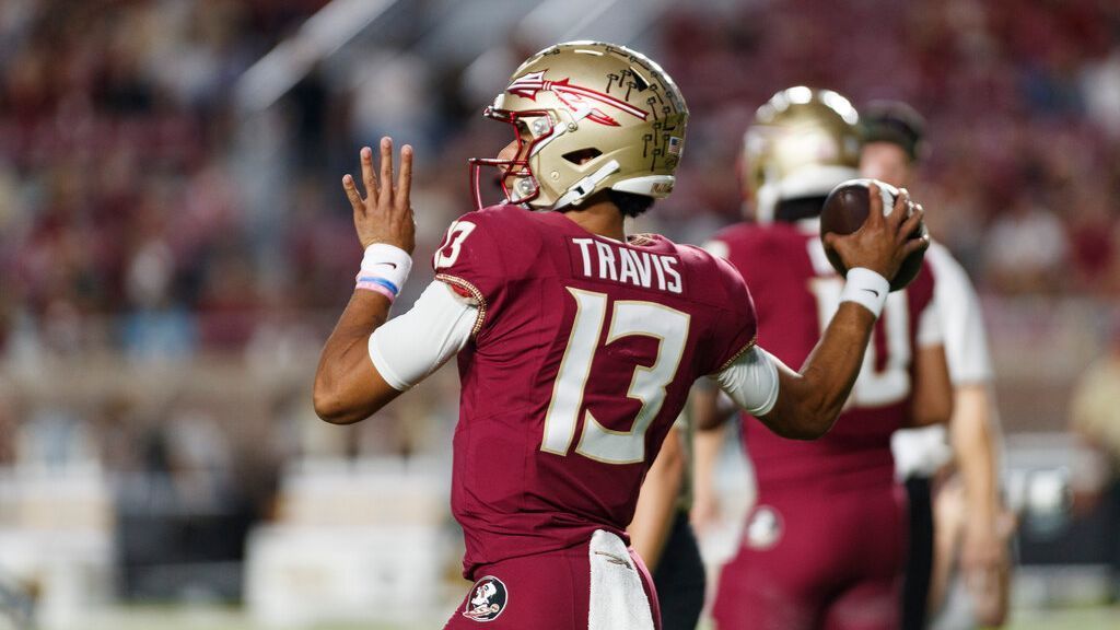 No. 4 FSU QB Travis carted off after leg injury