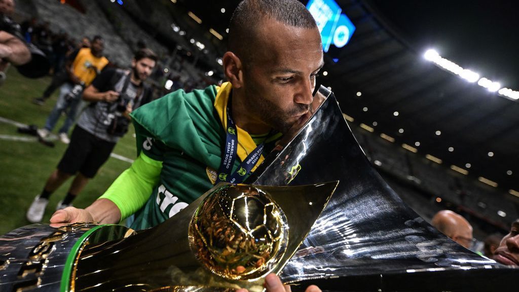 Weverton dispara contra reclamações de Textor sobre Brasileirão: 