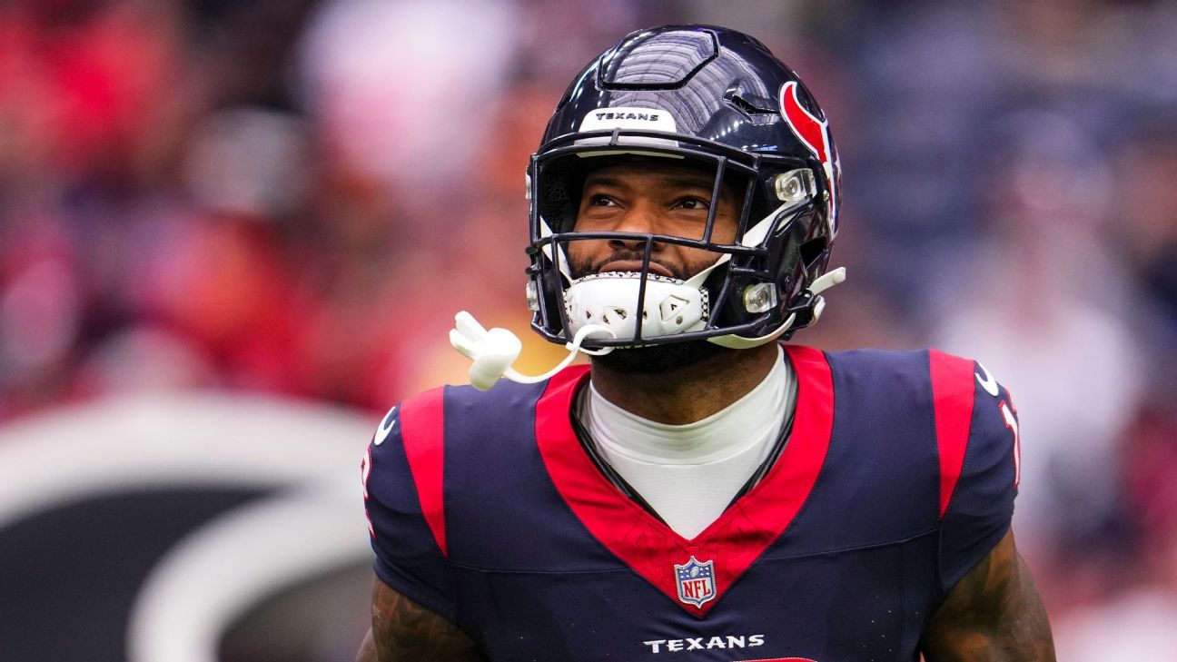 Texans, WR Collins agree to .75M extension