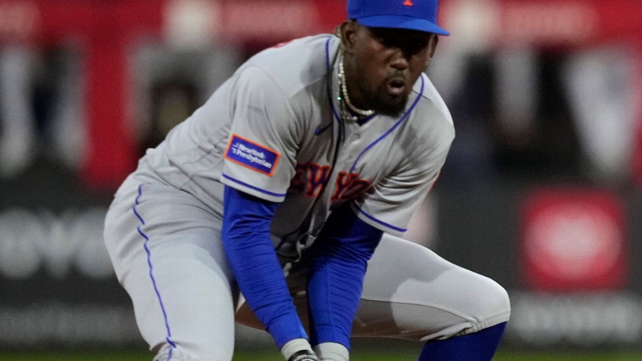 Mets Infield Prospect Ronny Mauricio Tears ACL, Sideline Expected for