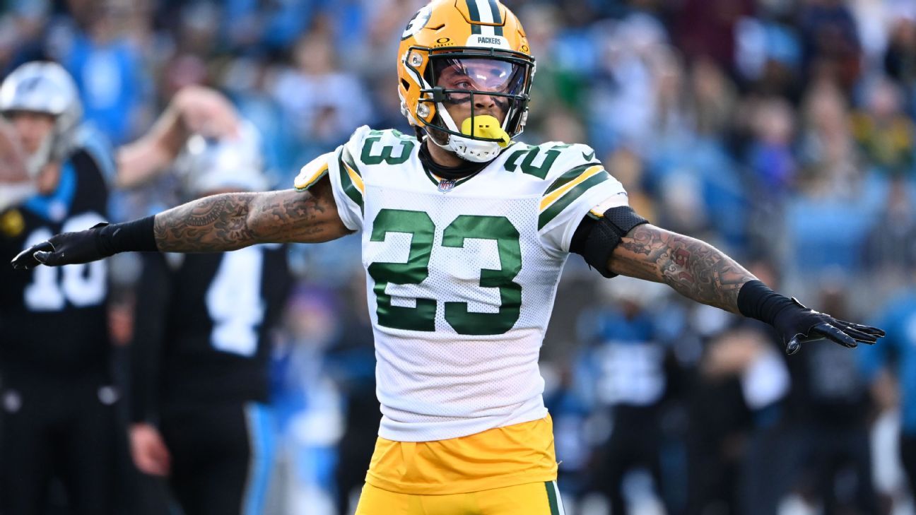 Packers CB Jaire Alexander verdreht sich während eines Running Backs den Knöchel