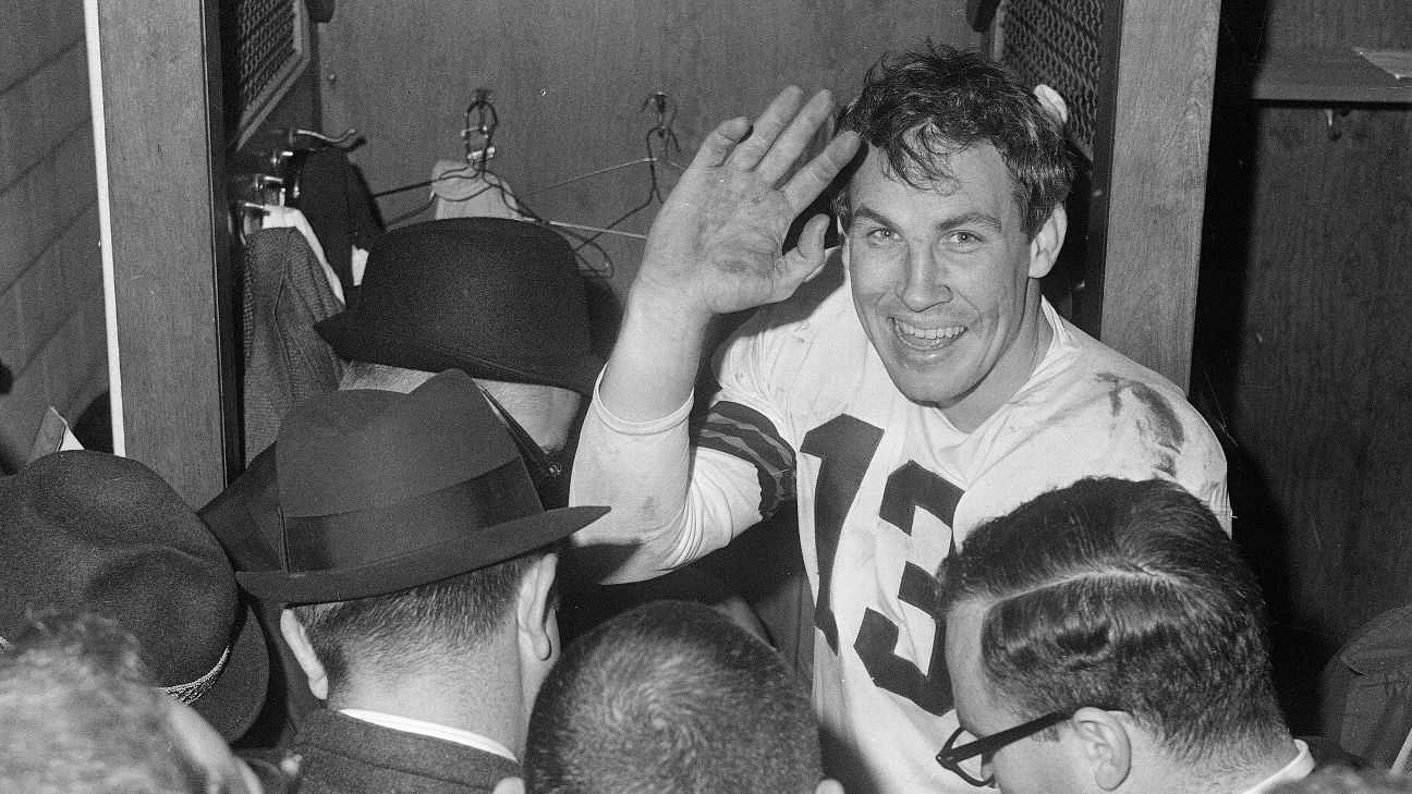 Ex-QB Ryan, who led Browns to last title, dies
