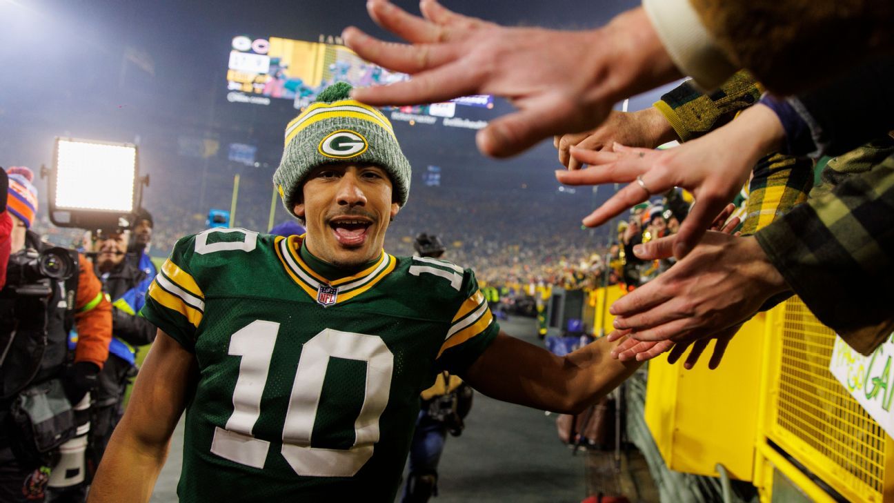 Packers' Jordan Love Enters Playoffs as Hot as 'Run-the-Table' Aaron  Rodgers - Sports Illustrated Green Bay Packers News, Analysis and More