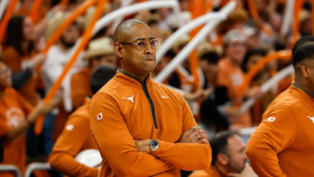 Texas coach apologizes for ‘Horns Down’ rant after UCF loss