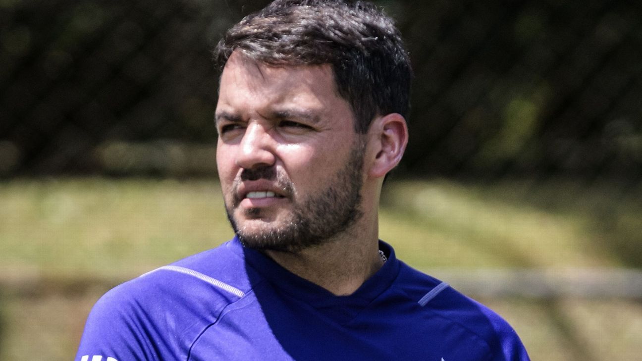 Cruzeiro dispensa Larcamón após vice no Mineiro para o Atlético