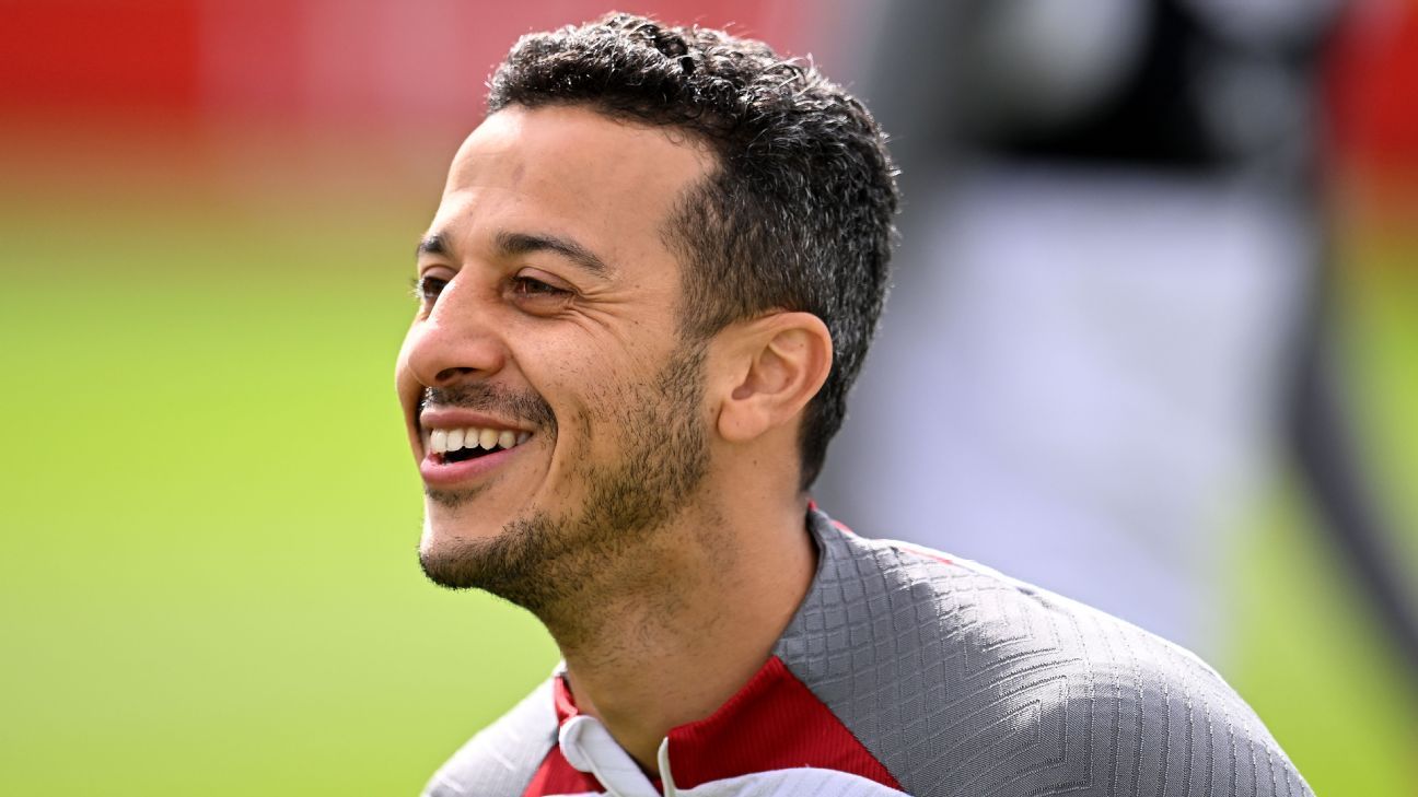 Thiago Alcântara no Flamengo? Zinho revela o que ouviu de pai de meia do Liverpool e aponta outro mercado para o astro