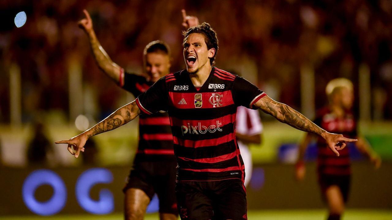Pedro garante triunfo do Flamengo no Campeonato Carioca ao marcar hat-trick