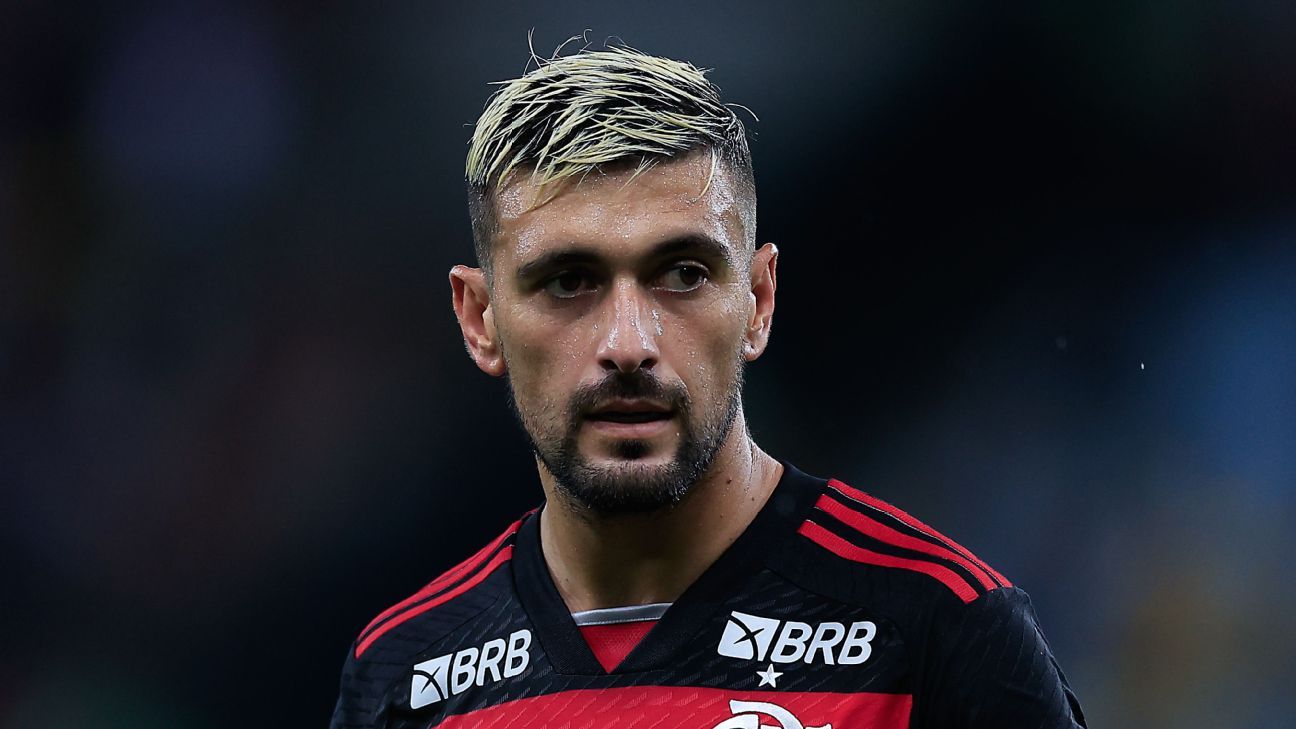 Abel Braga explica motivo de não escalar Arrascaeta como titular no Flamengo