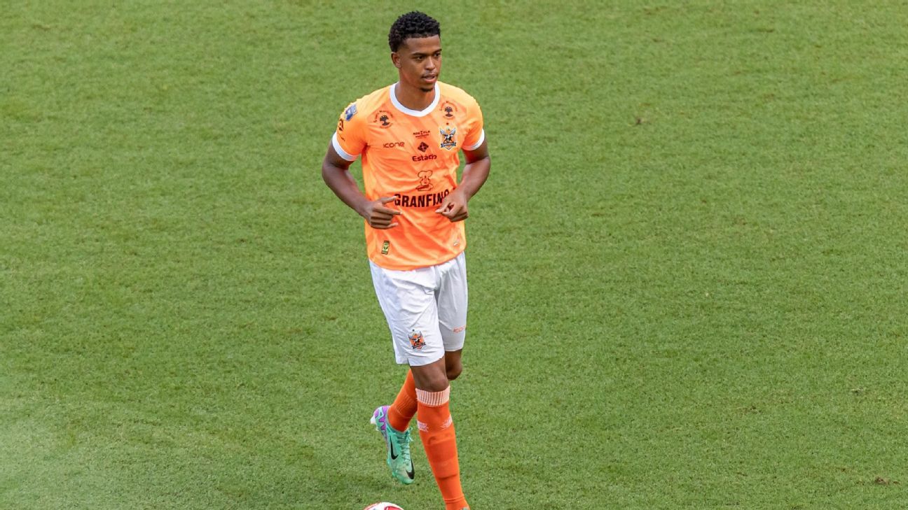 Reforço do Flamengo conta detalhes sobre acerto e revela segredo à mãe.