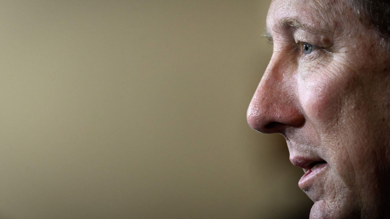 Textor entrega a la policía civil documentos relacionados con amaño de partidos