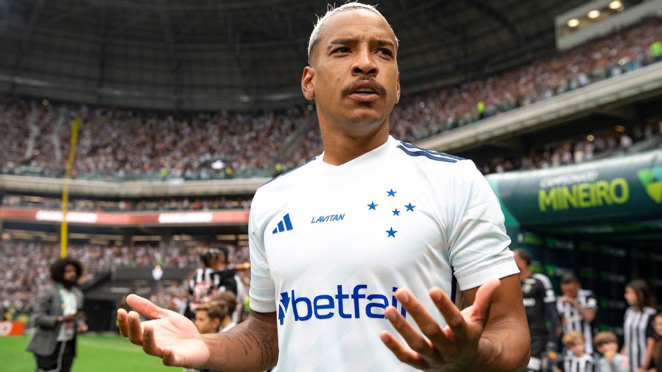 Matheus Pereira revela luta contra abusos e superação no futebol.