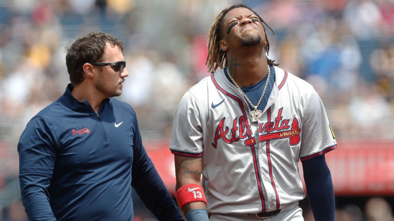 Braves' Acuna leaves game with knee soreness