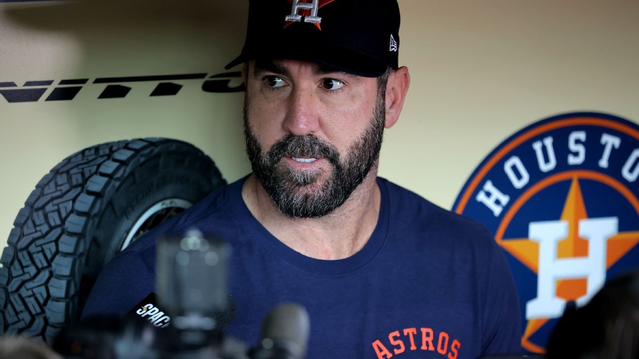 Astros place Verlander on IL, recall Hernandez