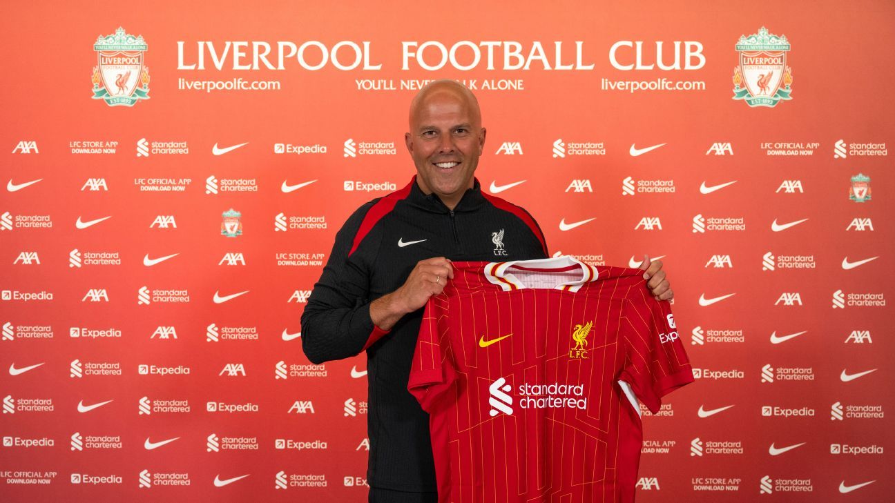 Liverpool coach Slot admits his “love” for Klopp puts him under pressure