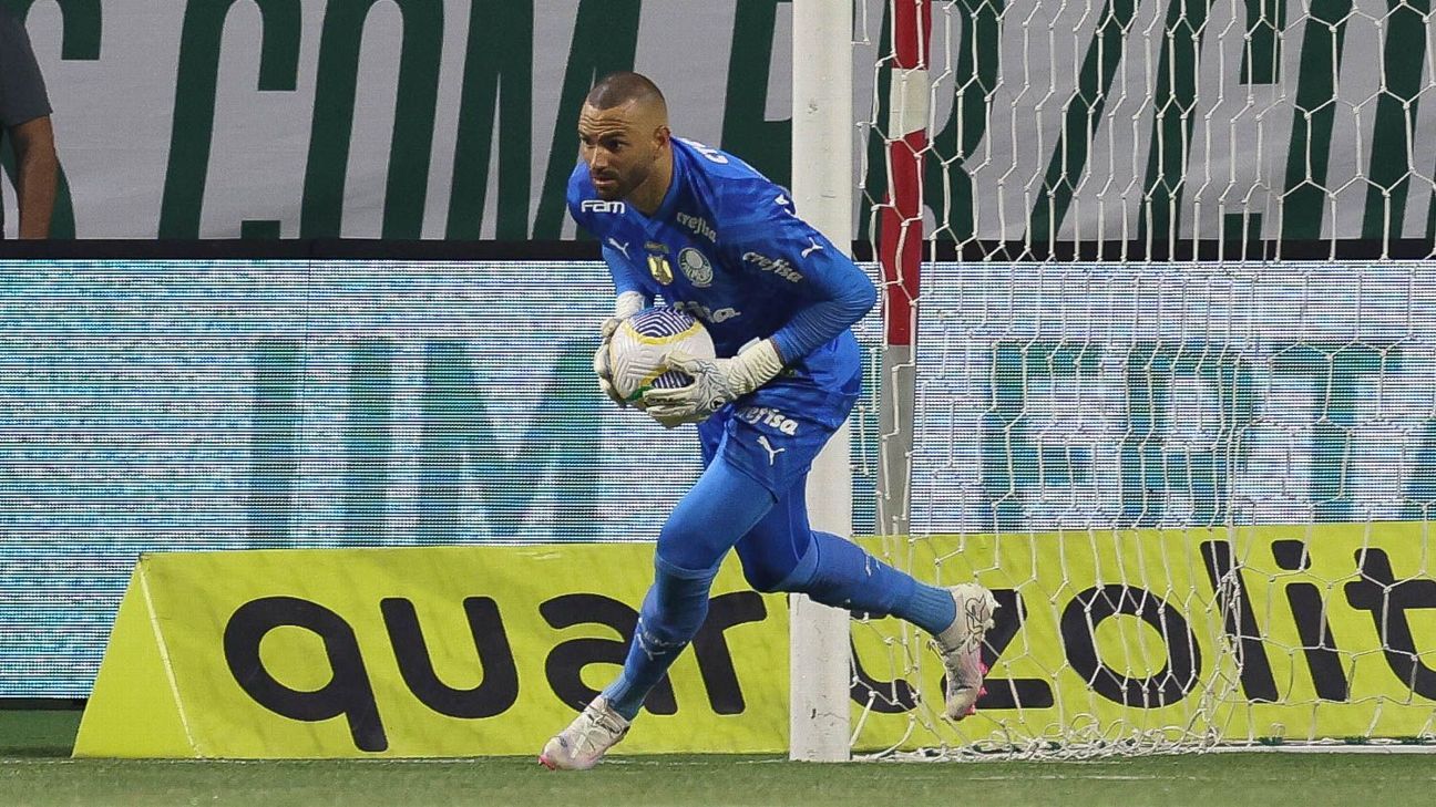 Weverton destaca jogada ensaiada por Abel e recebe elogio de Rony.