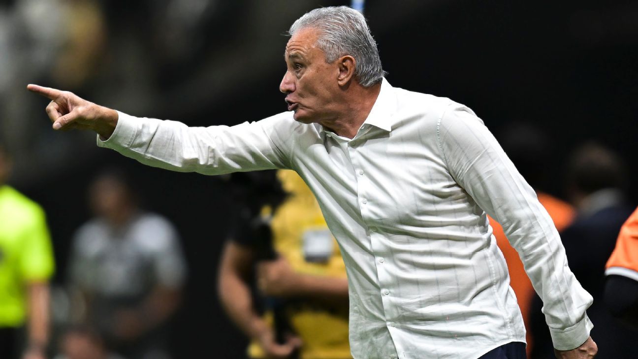 Tite explica opção por Pedro no banco durante goleada do Flamengo