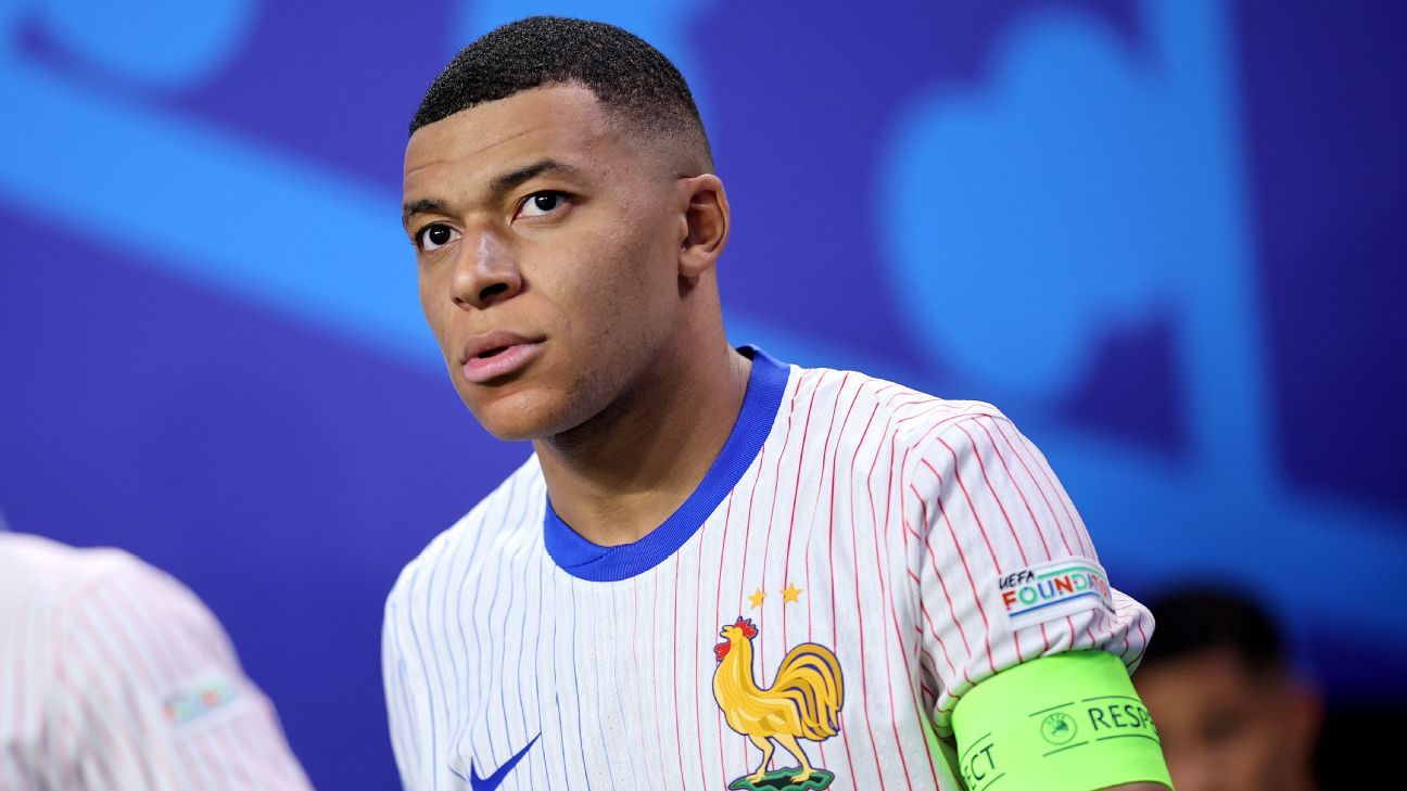 Kylian Mbappé defended by France team amid nightclub reports