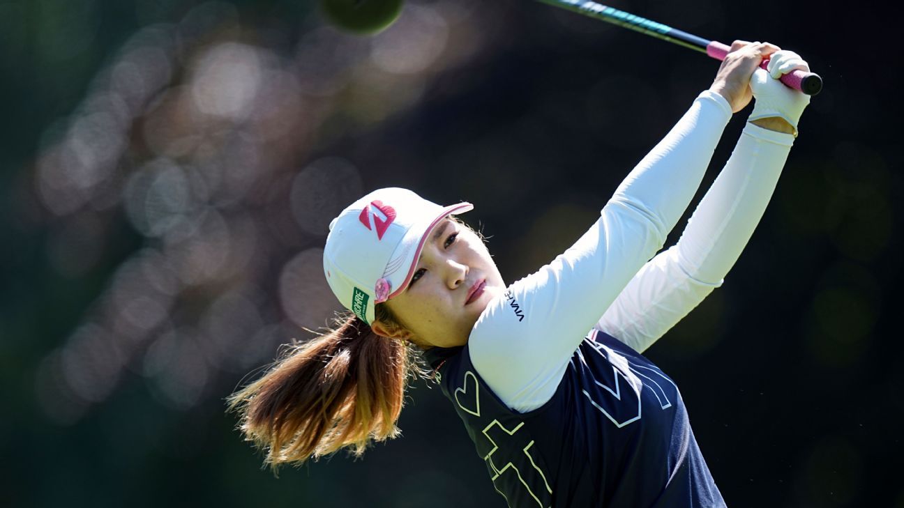 Ayaka Furue, A Lim Kim, Auston Kim top crowded leaderboard