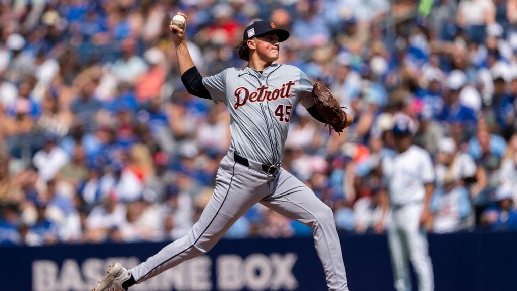 Tigers' Olson exits start due to sore shoulder