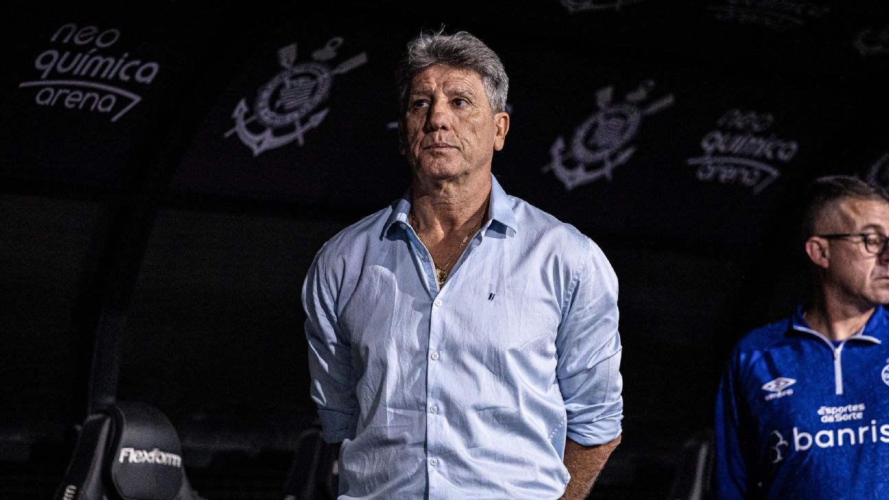 Renato gaúcho critica pênalti polêmico em jogo contra o Corinthians no Itaquera.