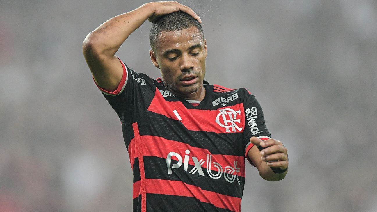 De la Cruz deve acionar justiça por vazamento de mensagem de Runco no Flamengo.