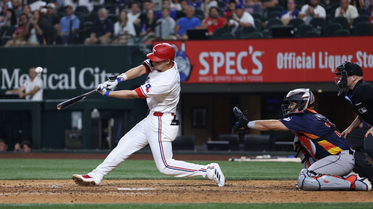 Astros' Framber Valdez, one out away, loses no-hitter on Corey Seager HR