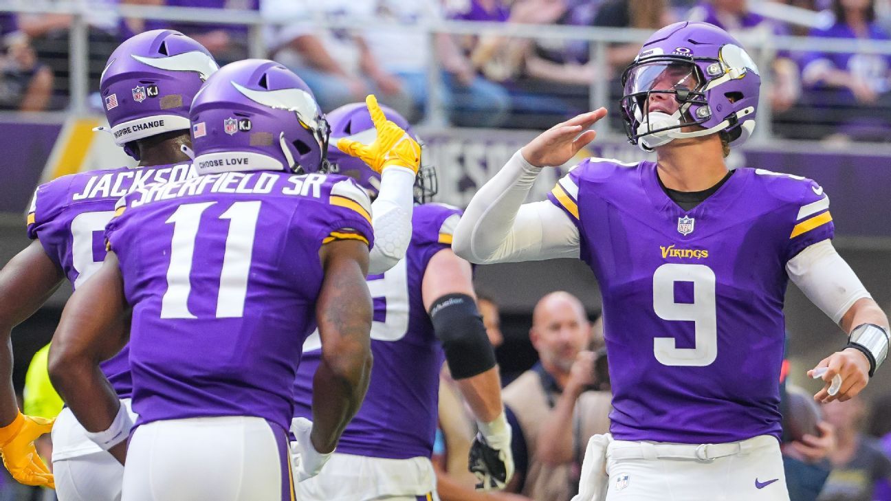 J.J. McCarthy throws 2 TDs in third quarter of Vikings' win - ESPN