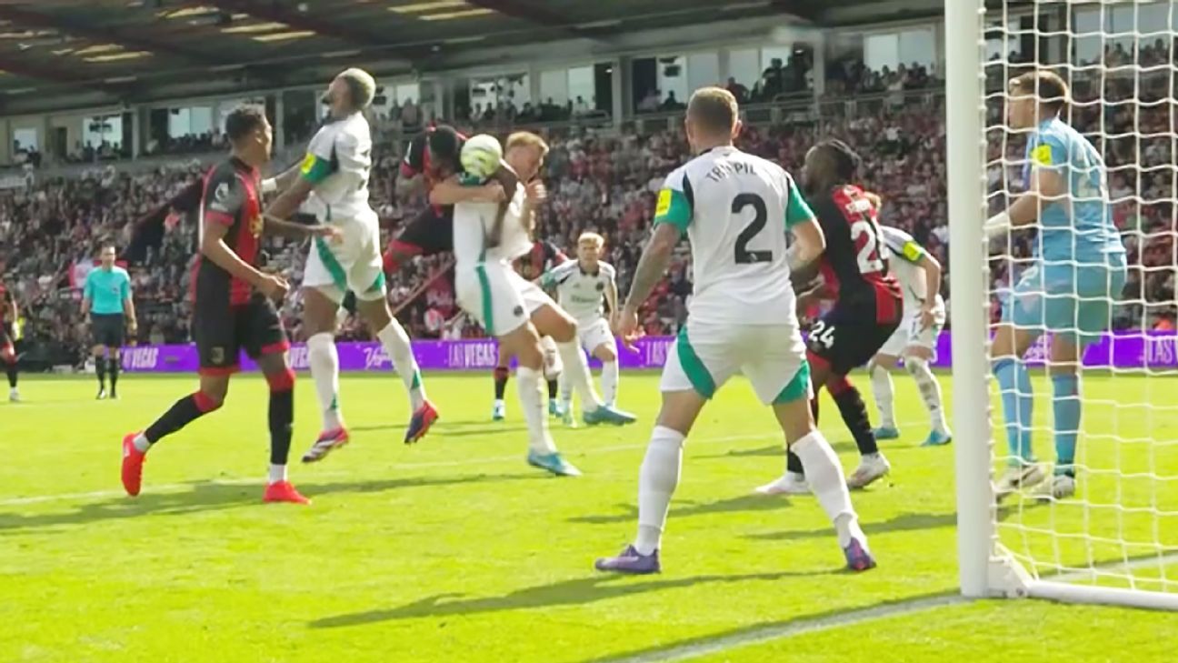 Technische videobeoordeling: het doelpunt van Bournemouth werd toegekend door de scheidsrechter en Joelinton wordt van het veld gestuurd