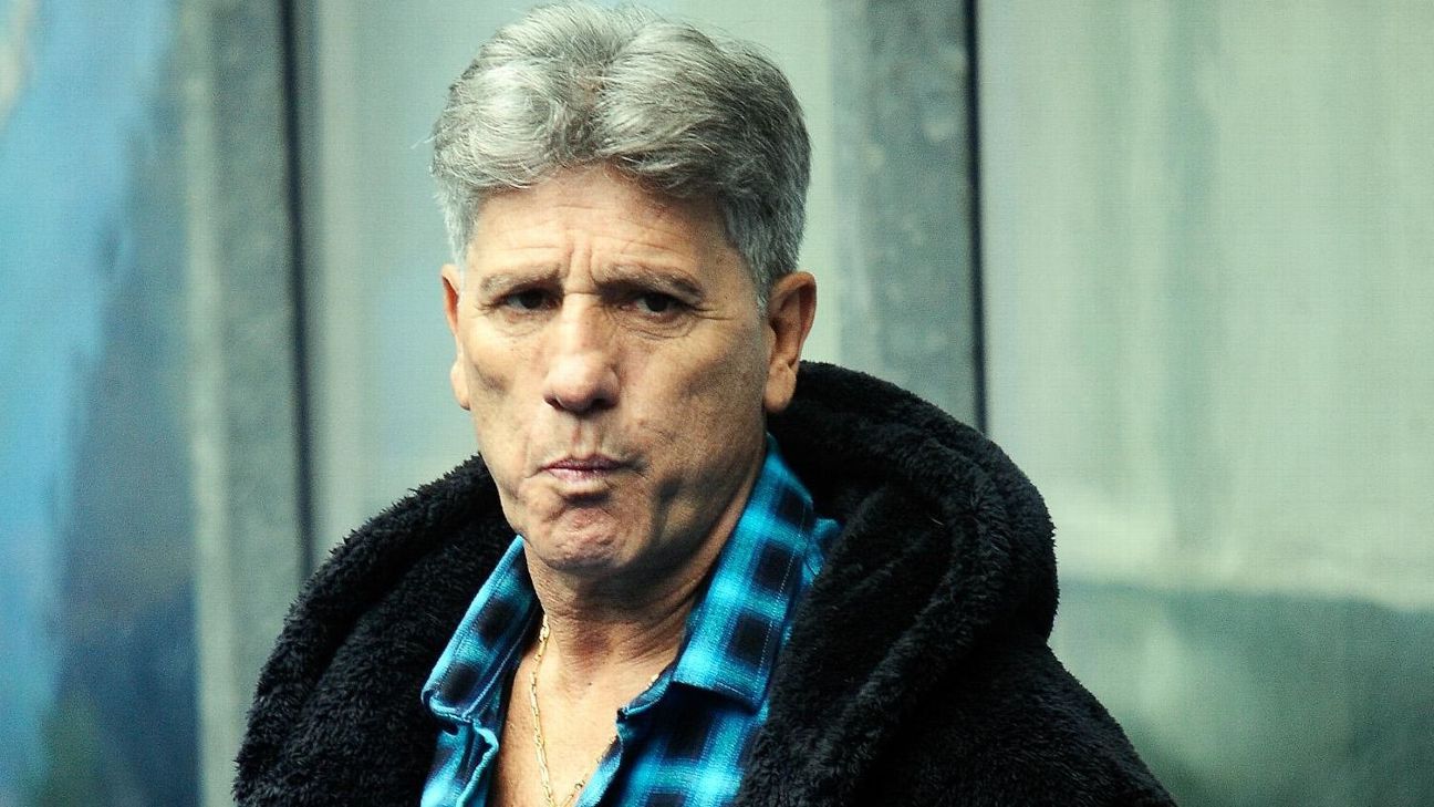 Renato Gaúcho solicita saída do Grêmio em emocionante mensagem de despedida