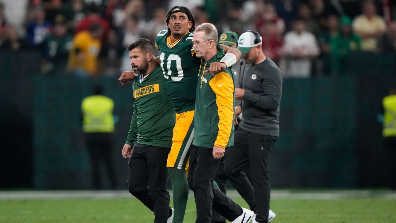 Packers' Jordan Love helped off field after apparent leg injury ESPN