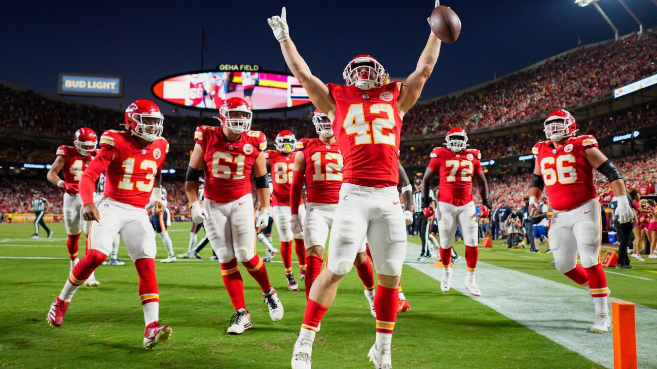 Fantasy Football NFL Week 3 Lineup Decisions: Chiefs Backfield, Panthers Offense, Justin Fields