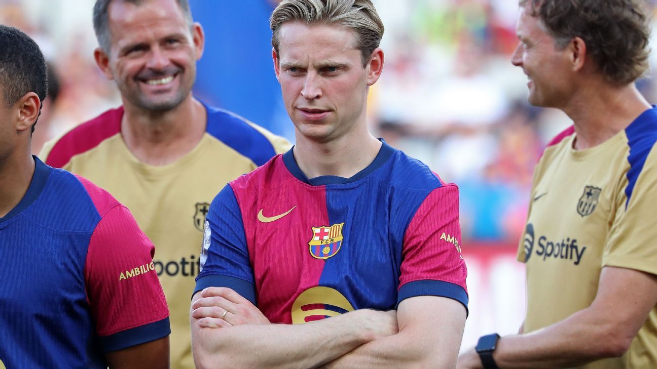 Barça's De Jong: Surgery, salary reports 'not true'