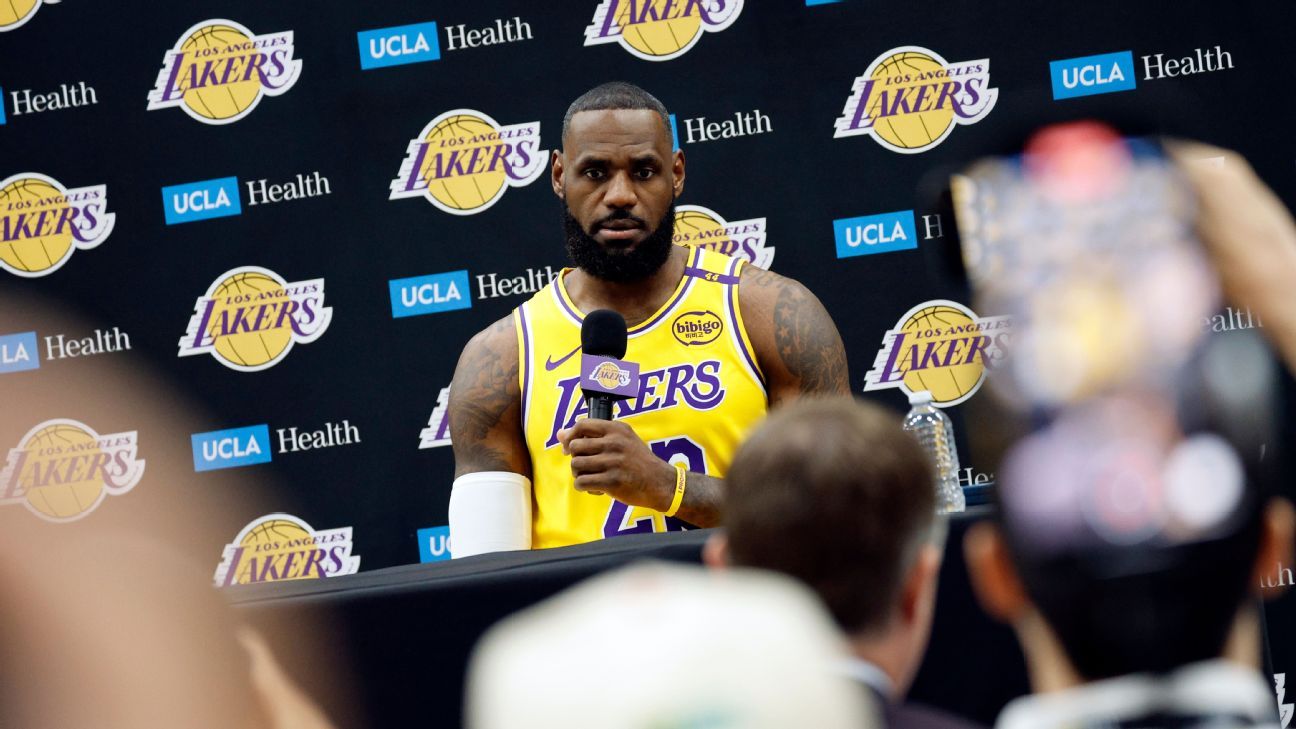 James won’t put ‘expectations’ on new-look Lakers