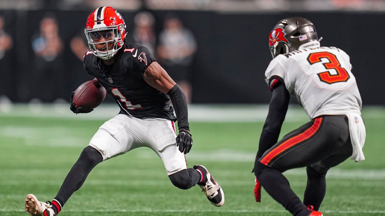 Falcons WR Mooney (shoulder) out several weeks