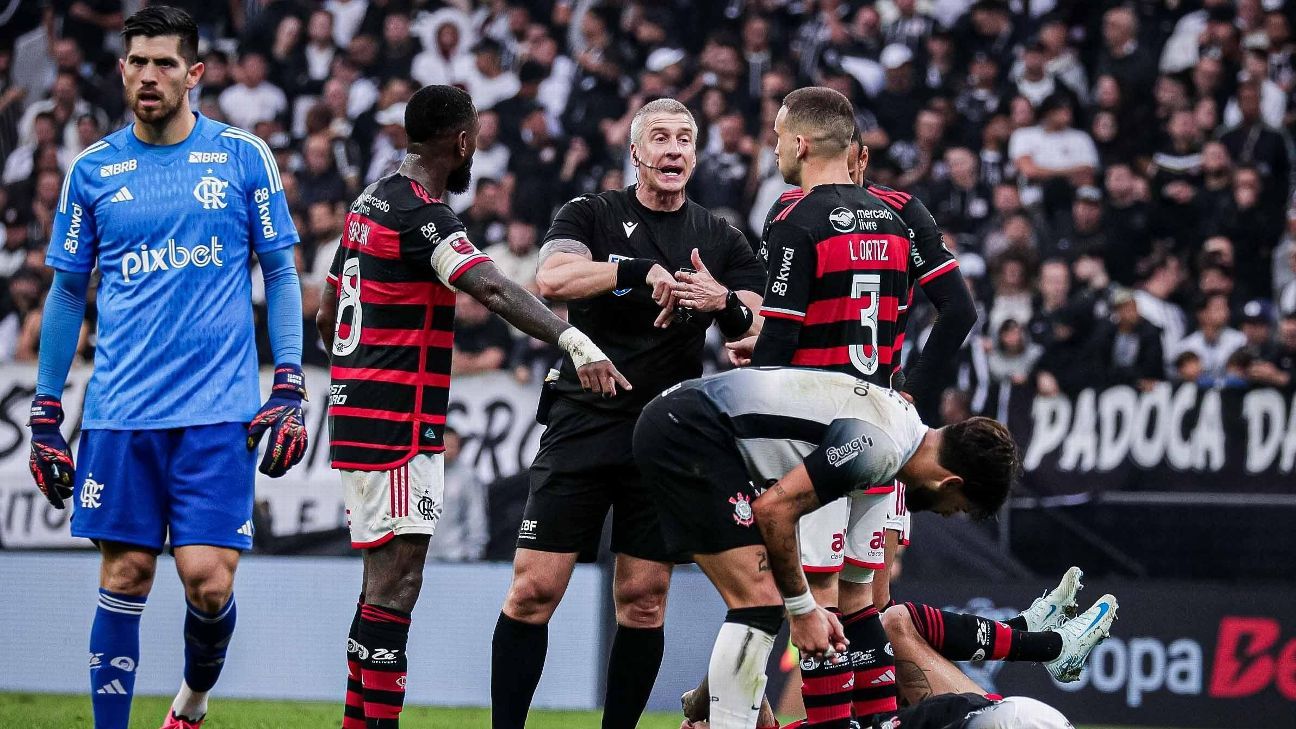 Braz critica arbitragem de Daronco em jogo entre Corinthians e Flamengo.