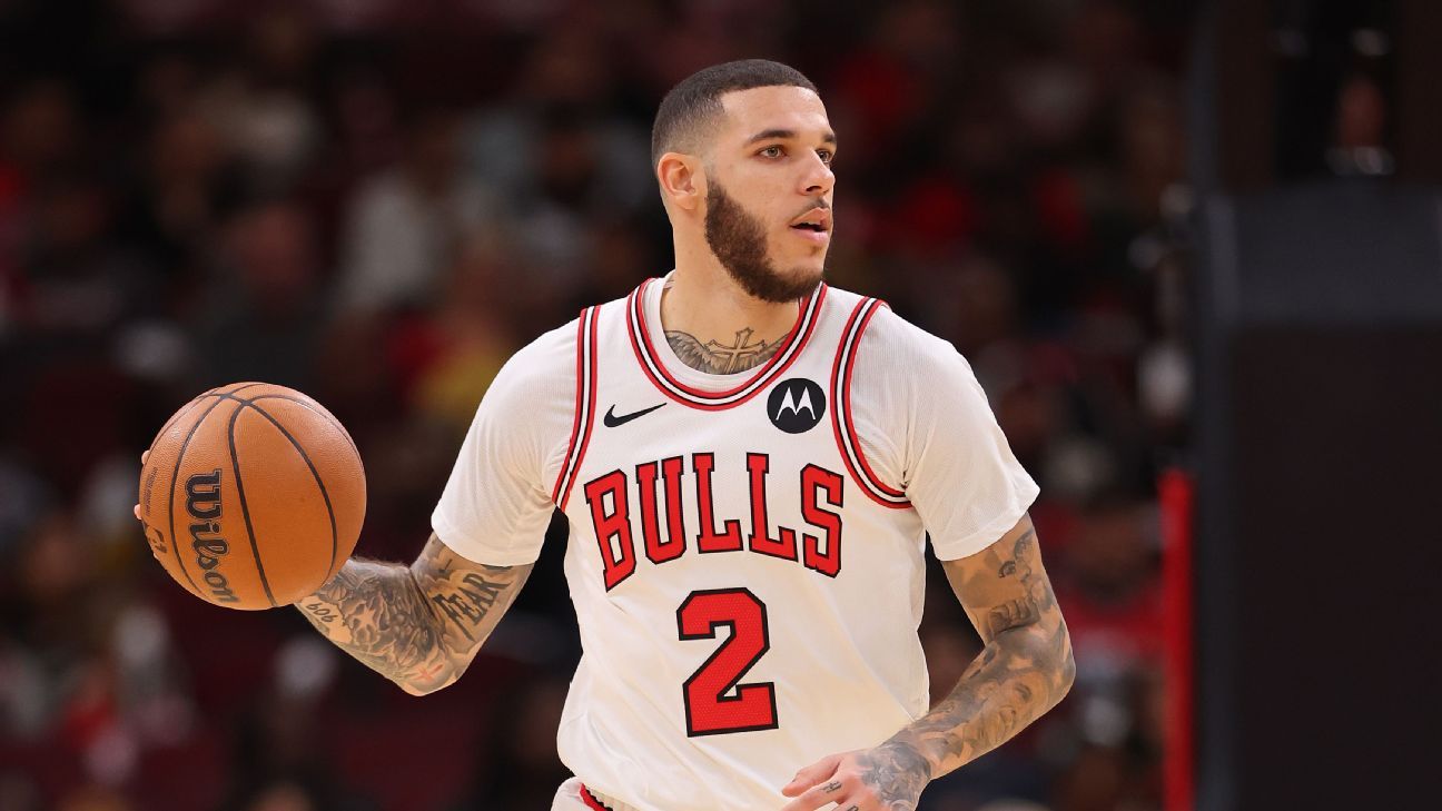 Bulls' Ball out at least 10 days with wrist sprain