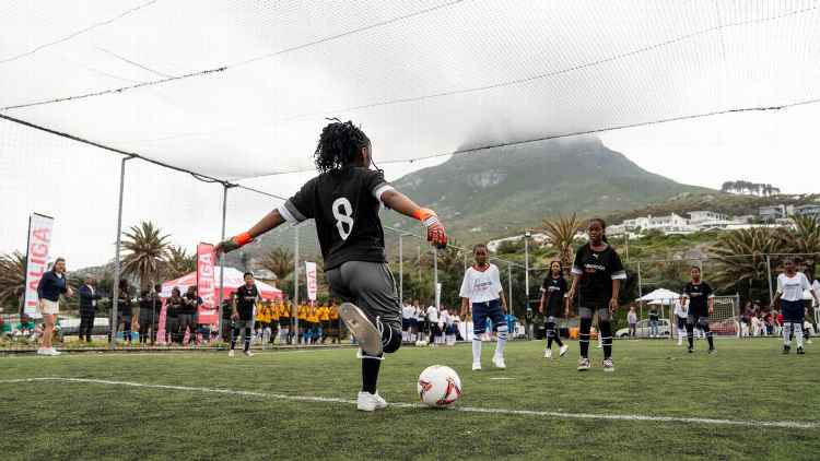 LaLiga تعمل على تطوير كرة القدم الأفريقية من أجل المنفعة العالمية، وليس فقط إسبانيا – تريزور بينكو