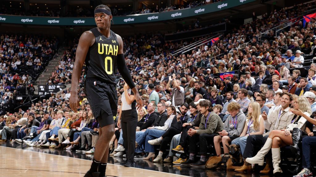 Jazz's Taylor Hendricks suffers leg fracture