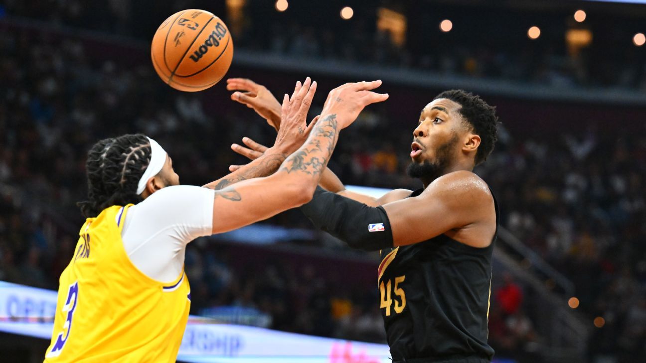 NBA early trends: The 5-0 Cavs, KAT’s breakout and small sample size theater