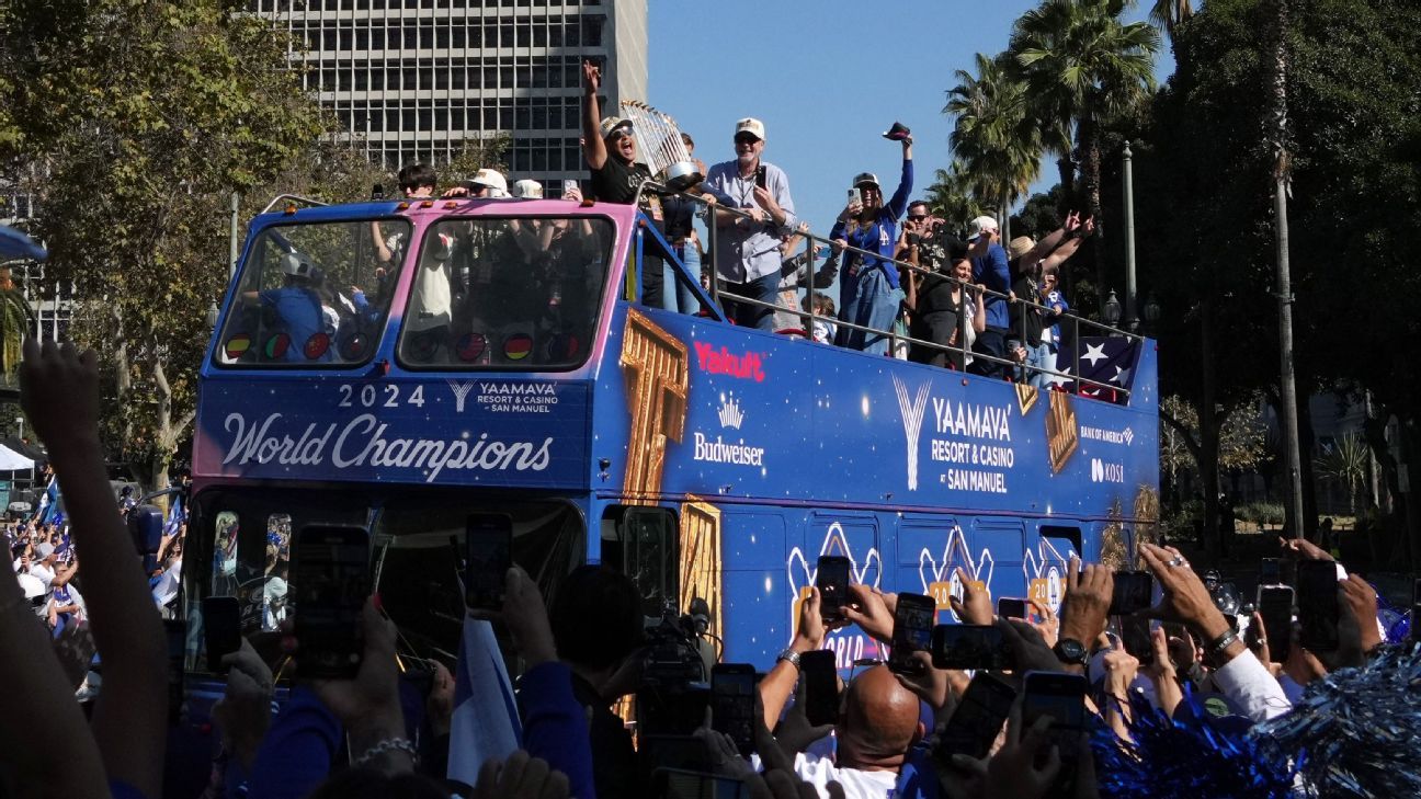 Dodgers roll through L.A. to celebrate Series title