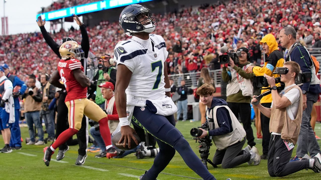 'Dynamite' Geno Smith leads Seahawks to win over 49ers