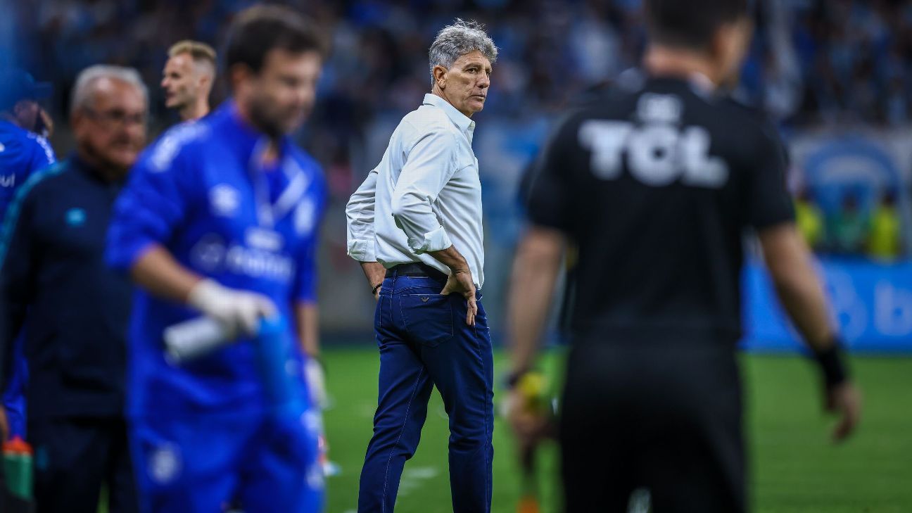 Multicampeão do Grêmio aconselha Renato a buscar novos ares na seleção.