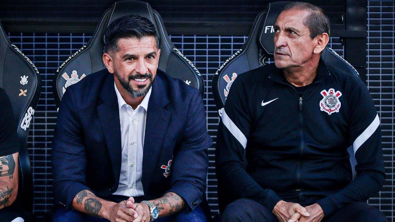 Ex-Corinthians, Ramón e Emiliano são procurados por seleções; Al Ahly faz oferta